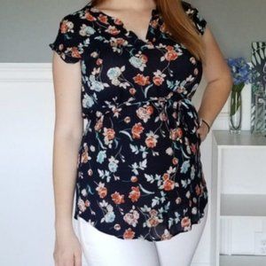 NWT Le Lis Maternity navy blue floral print tie side shirt sz small